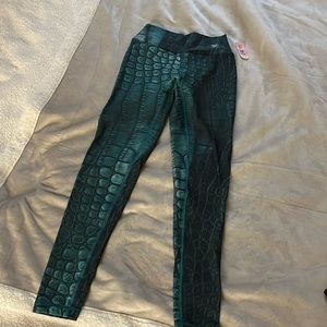 Brand new CLS V-back leggings!